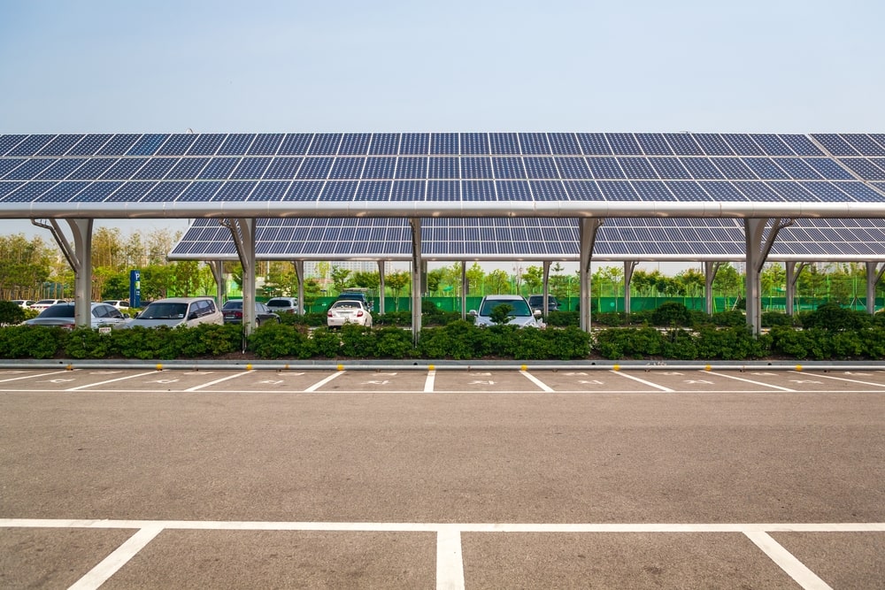 Guide complet pour installer des panneaux photovoltaïques sur votre parking